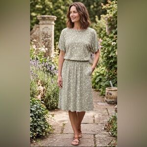 Boden Sage Green Floral Print Knit Midi Dress - size US-12R